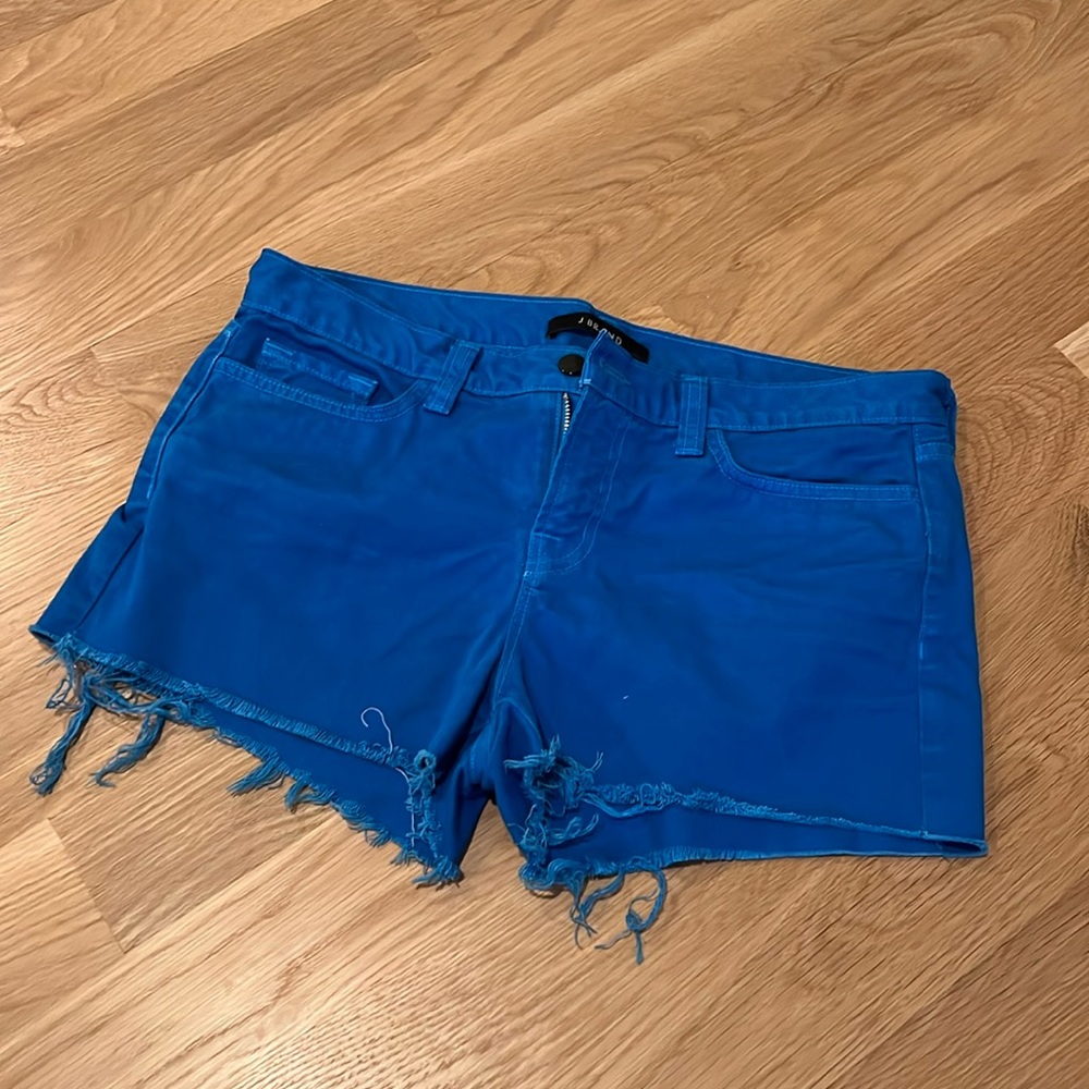 J brand cut off short in breakwater
